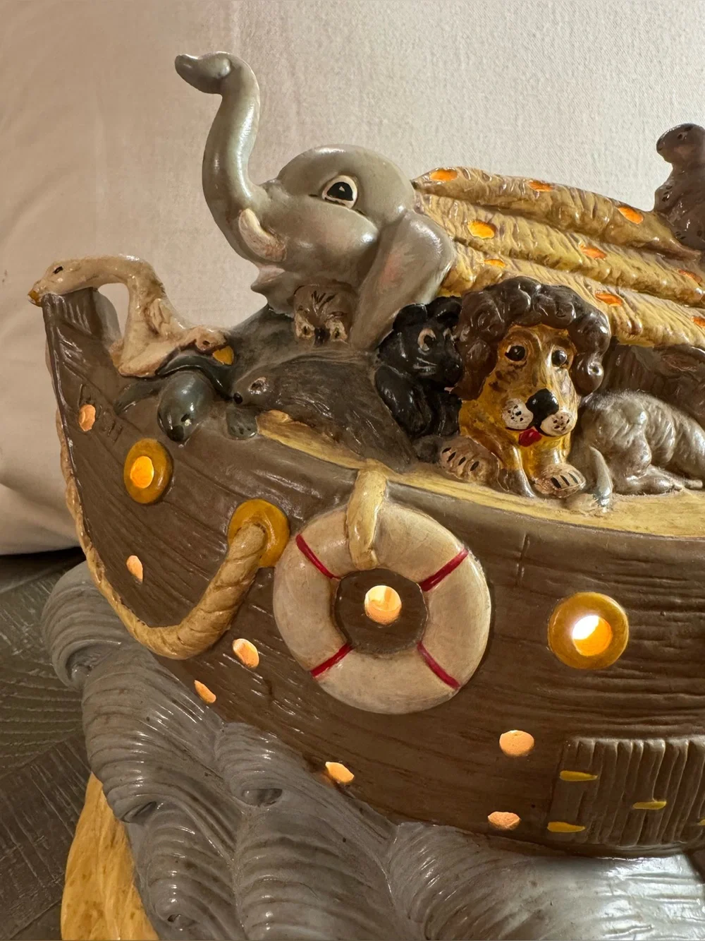 Vintage 1973 Atlantic Mold Noah’s Ark Lighted Ceramic Lamp Decor this is a rare!